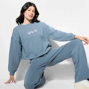 NEW- Wild Fable Slate Blue Cropped Crewneck Embroidered Seashells Sweatshirt